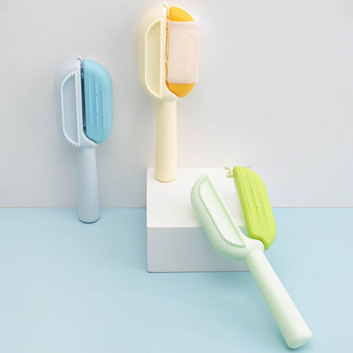 Pet Comb To Get Rid Of Floating Hair With Water Tank